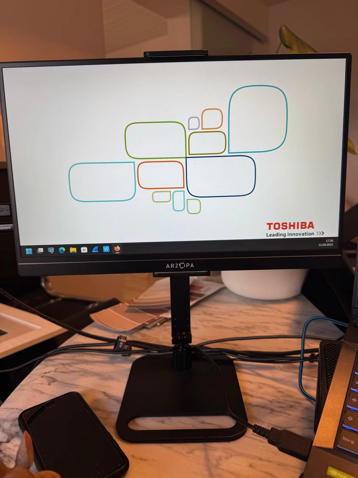 VESA Portable Monitor Stand 17"